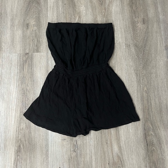 BLACK FLOWY ROMPER - Picture 2 of 2